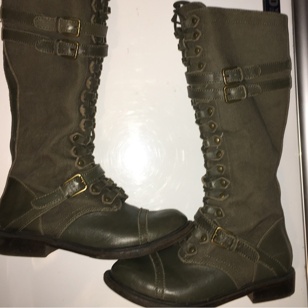 Zigi Girl tall lace up combat boots size 7